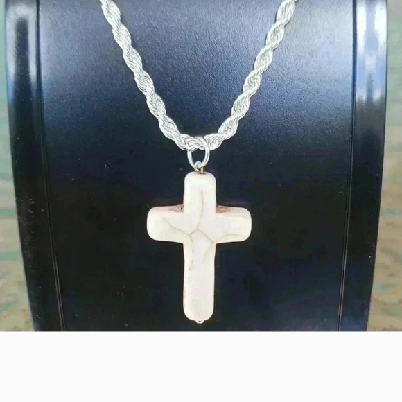 Cross On A Silver Stainless Steel Necklace. - Picture 2 of 4